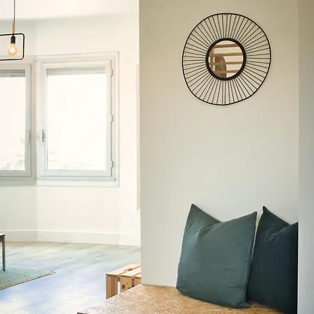 Appartement Plage à 200 Mètres. Vue Mer Et Esterel ! Rénové