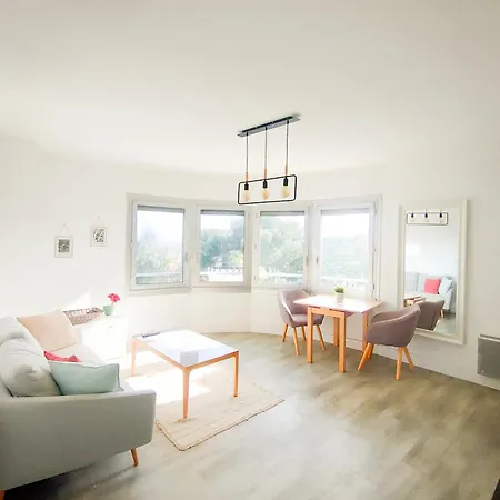 Apartment Plage A 200 Metres. Vue Mer Et Esterel ! Renove *