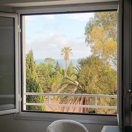 Apartment Plage A 200 Metres. Vue Mer Et Esterel ! Renove Saint-Raphael (Var)