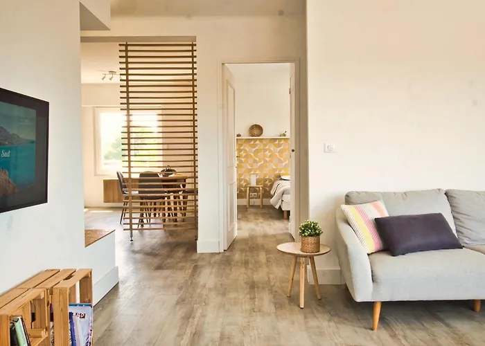 Plage A 200 Metres. Vue Mer Et Esterel ! Renove 아파트